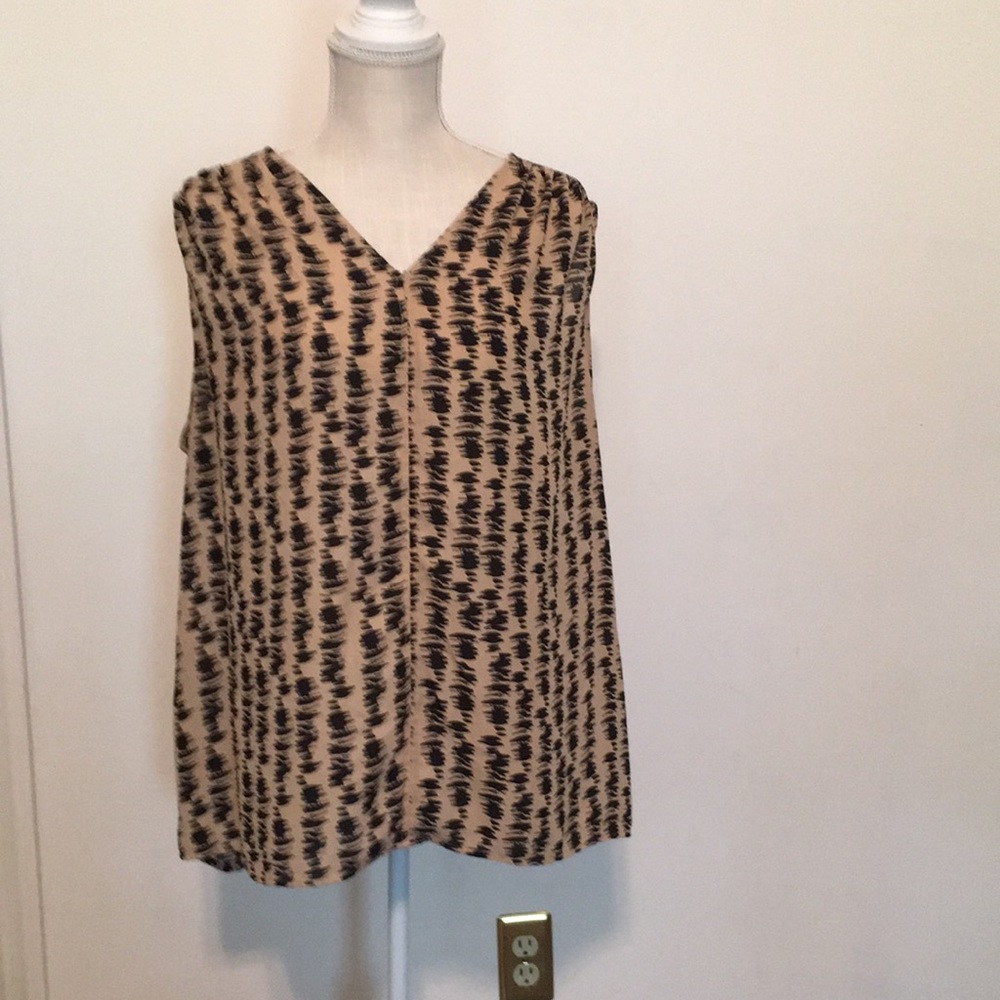 Roman’s tan and black light summer top 20W Machine wash and dry